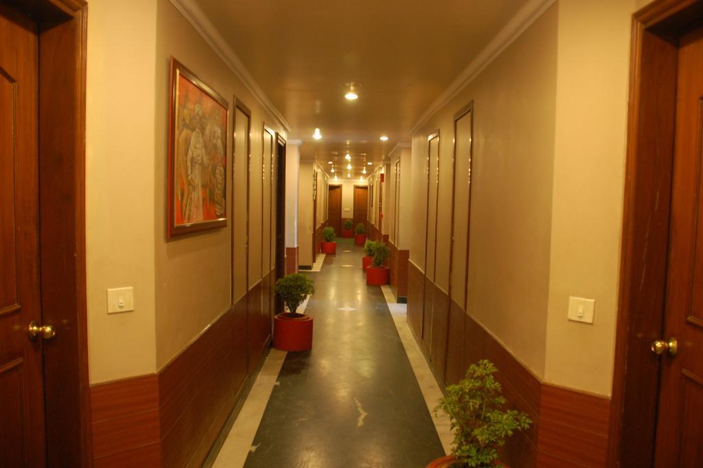 Hotel Royale Midtown Bhubaneswar Exterior photo