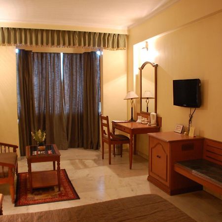 Hotel Royale Midtown Bhubaneswar Exterior photo